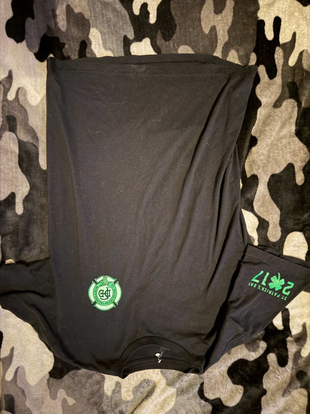 Dallas firefighters at 2017 Patrick’s day pipes and drums shirt